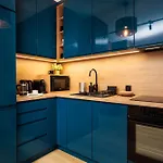 Colorful - By Upstairs דירה