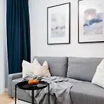 Апартаменты Colorful - By Upstairs
